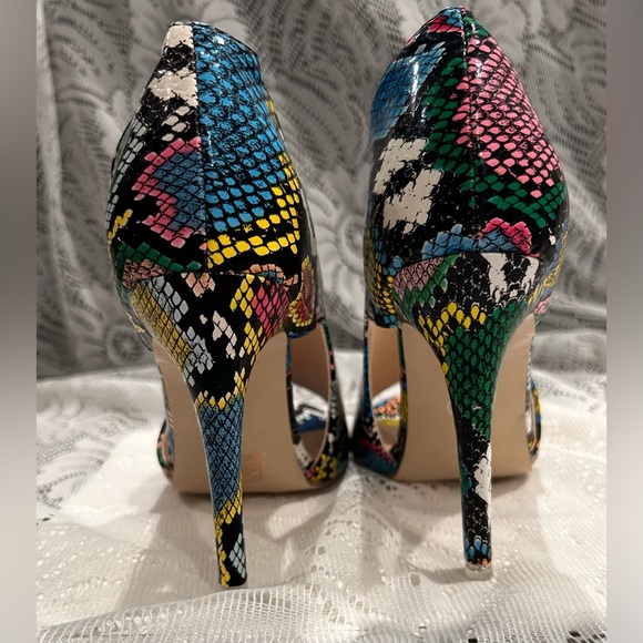 Open side cut rainbow vegan snakeskin heels NIB size 40(size 9 US) - Picture 4 of 12